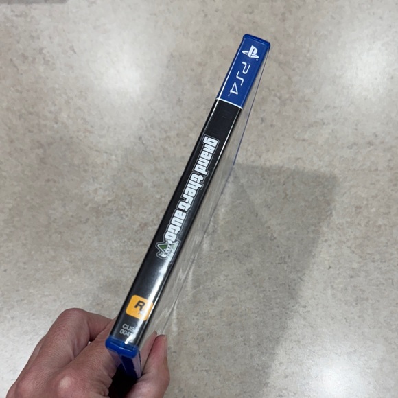 Sony PS4 Grand Theft Auto V - Blue Case - Picture 4 of 6